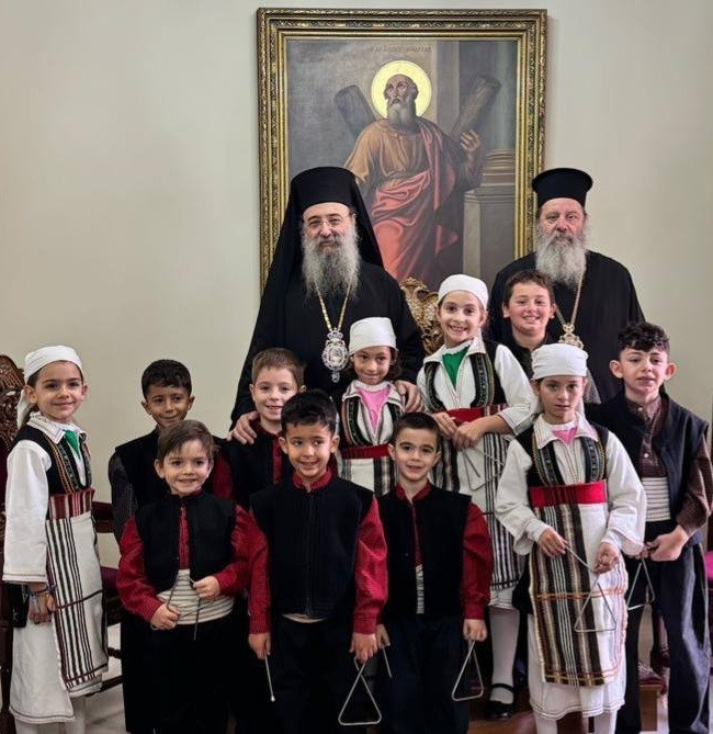 Η Πρόεδρος του Λυκείου των Ελληνίδων Πατρών κα Κατερίνα Πολυκρέτη με την Δημοσιογράφο κα Μαρίνα Ριζογιάννη και τις ομιλήτριες μετά το τέλος της εκδήλωσης.