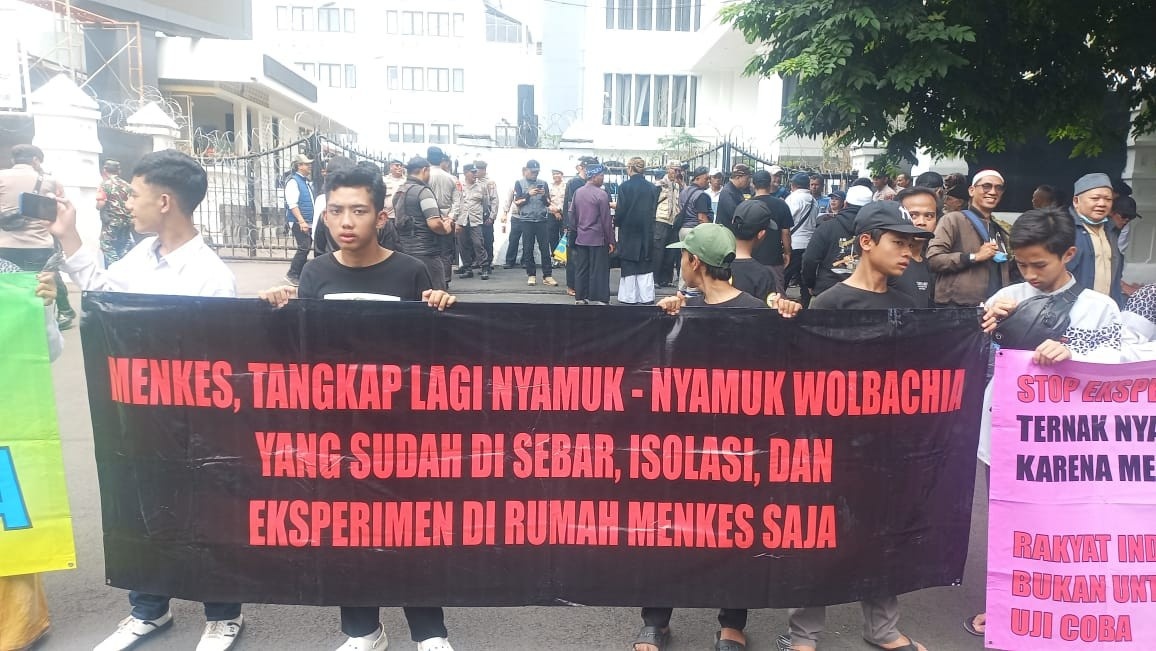 Demo di depan Gedung DPRD JABAR