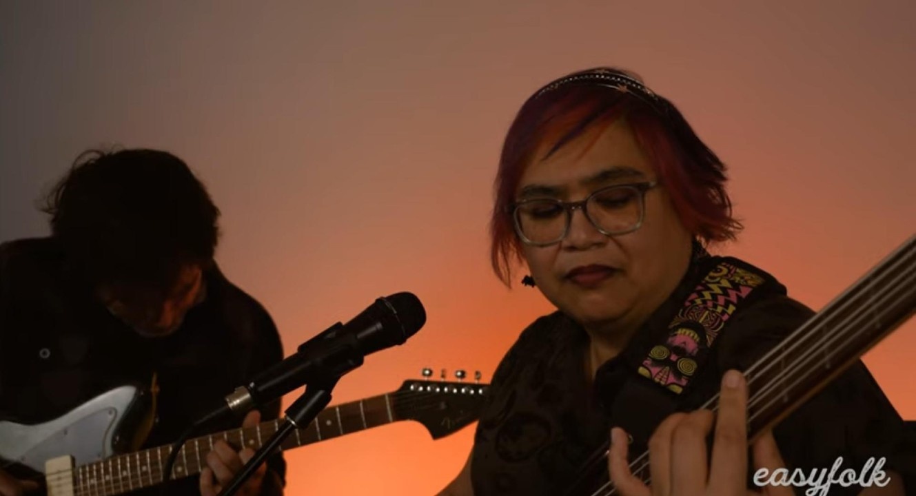 Rocky Seahorse and Valdoria perform "The Beast"