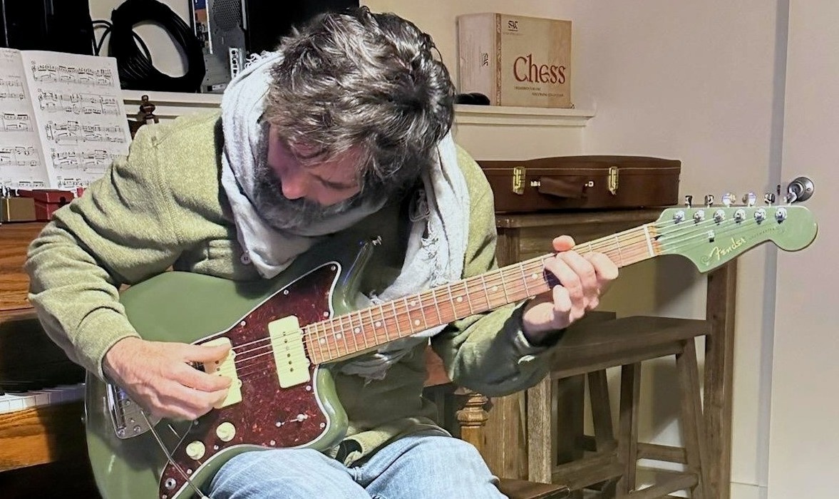 Rocky Seahorse plays his Fender Jazzmaster