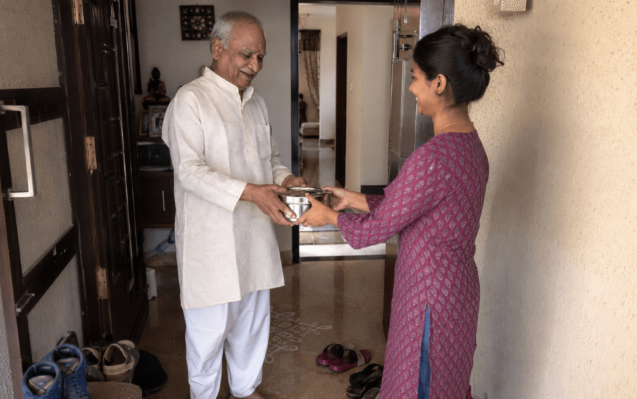 Intergenerational connection between young and elderly